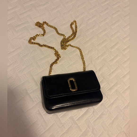 Marc Jacobs Black with Gold Hardware Mini Camera Bag with Gold Chain - Picture 3 of 5